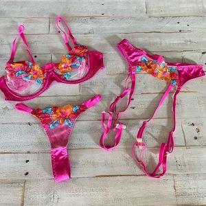 “Azure” flower embroidered 3-piece lingerie set